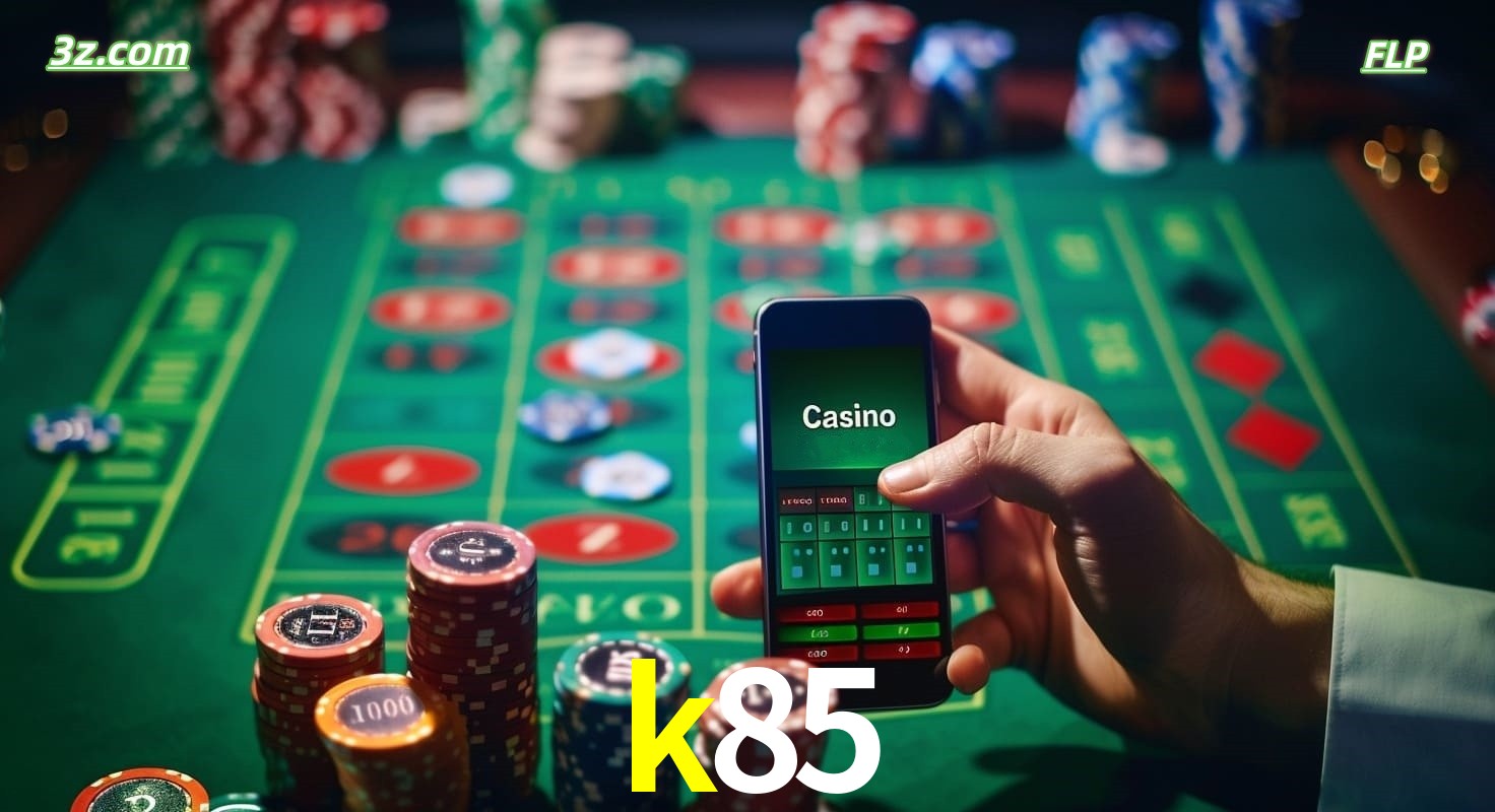 Cassino online móvel k85 com apostas em roleta e fichas de pôquer
